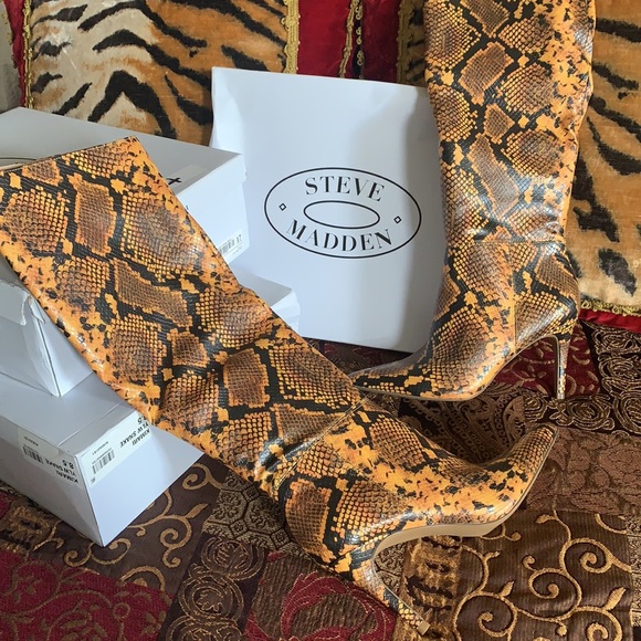 Steve Madden snake print boots - Picture 2 of 5
